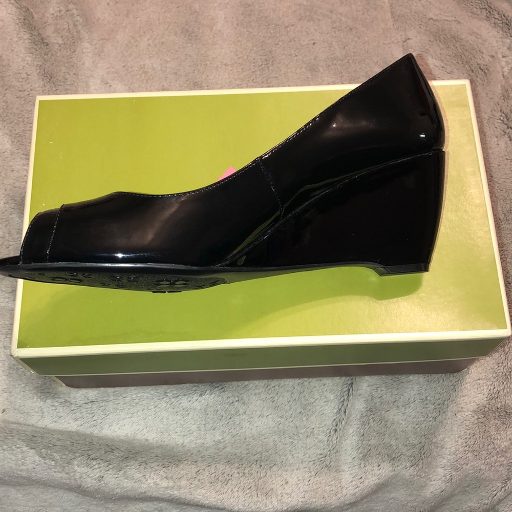 Naturalizers- black patent leather- 10M